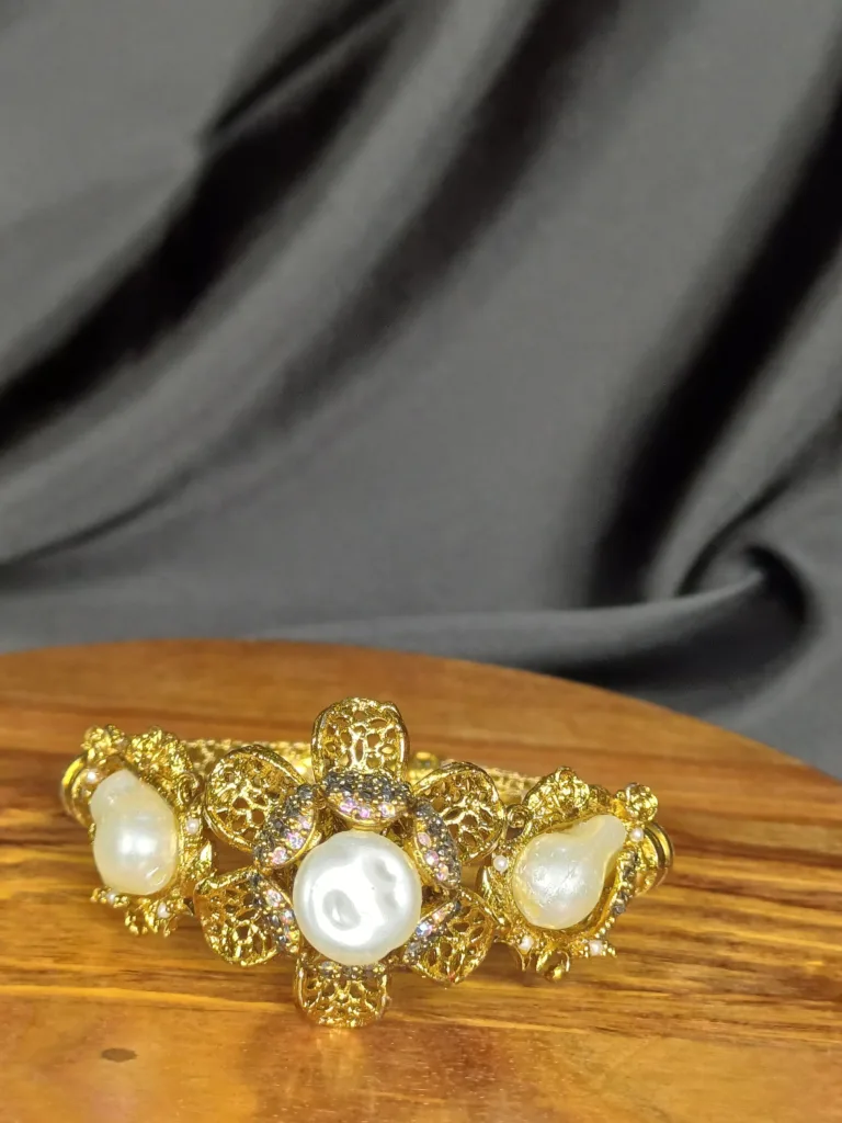 Heritage Gemstone Glory Turkish Style Mother Pearl Openable Kara