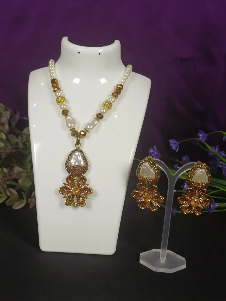 The Brown Floral Locket Set with Earrings