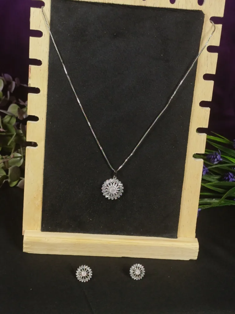 Rose Cabochon Empress Locket Set with Studs