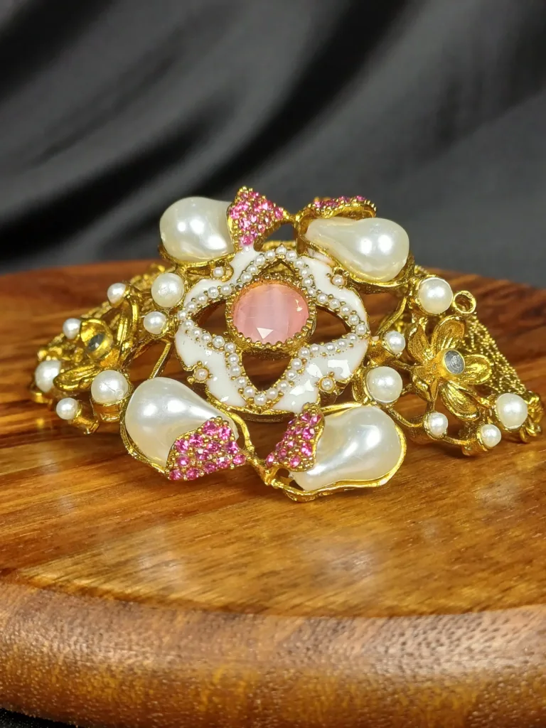 Classic Edition Imperial Mother Pearl Cluster Openable Kara