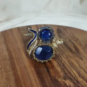 Elegant Cut Crystal Current Ring