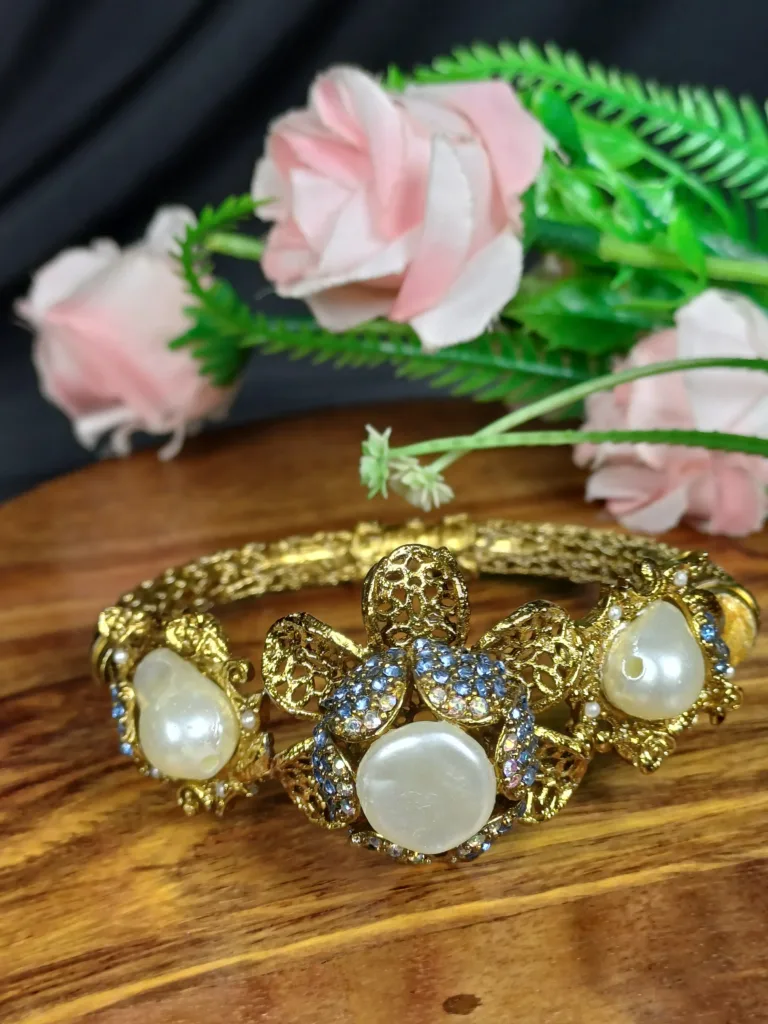 Royal Gemstone Glory Turkish Style Mother Pearl Openable Kara