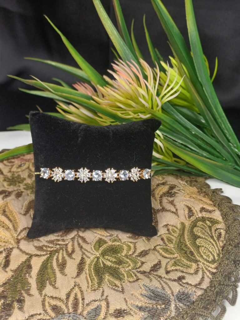 Alternating Crystal Bracelet