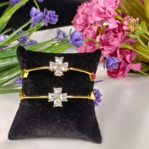 Golden Clover Kara Set