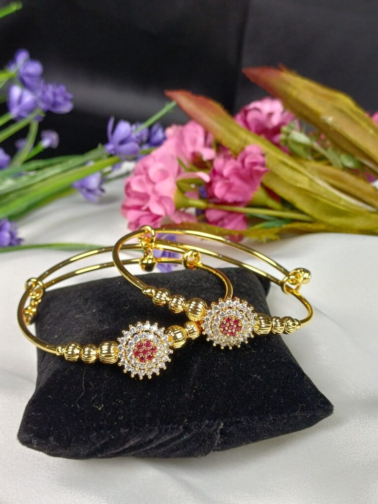 Golden Clover Kara Set